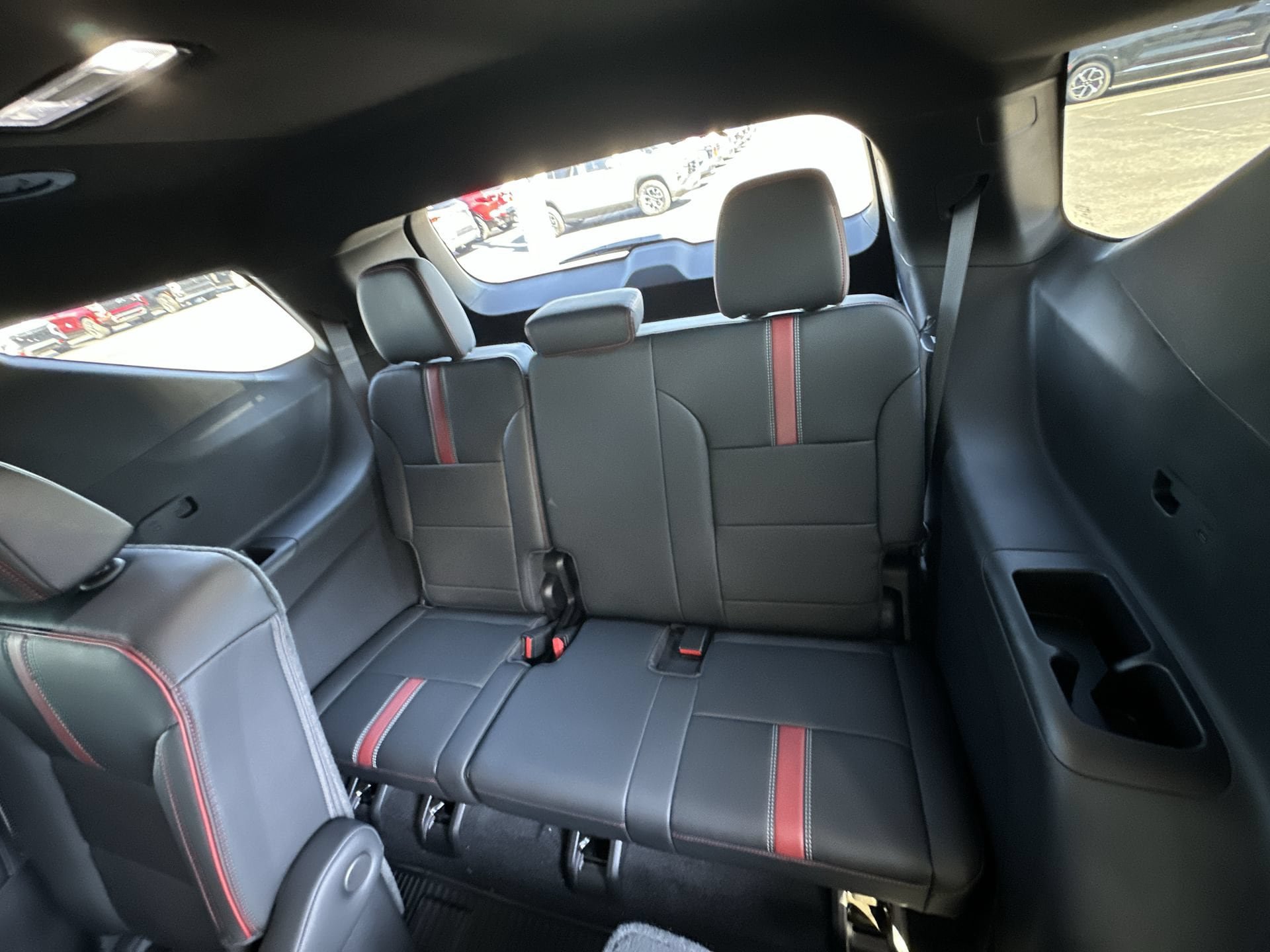 New 2027 Chevrolet Traverse RS w/ LPO, Floor Liner Package FWD image 36