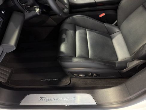 Used 2022 Porsche Taycan 4S AWD/4WD image 15
