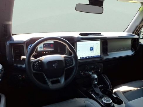 Used 2023 Ford Bronco Outer Banks AWD/4WD image 13