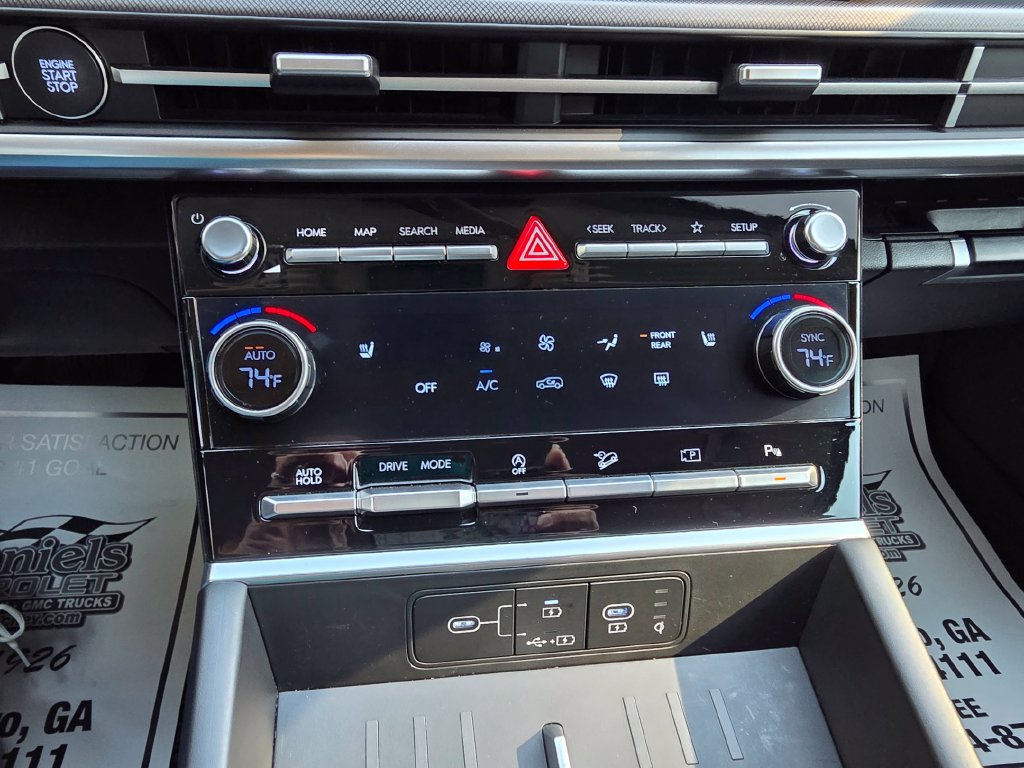 Used 2025 Hyundai Santa Fe SEL FWD image 29
