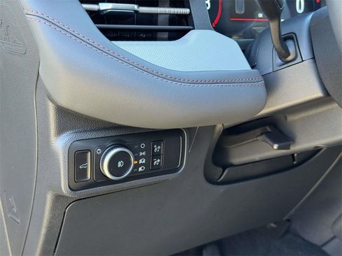 New 2026 Ford Explorer Active w/ Active Comfort Package image 8