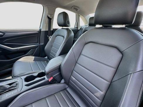 Used 2023 Volkswagen Jetta SE FWD image 26