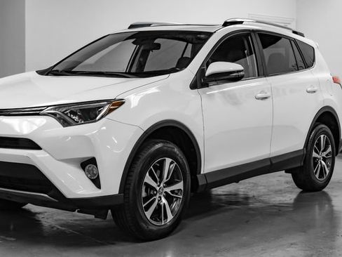 Used 2018 Toyota RAV4 XLE w/ Plus Extra Value Package image 9