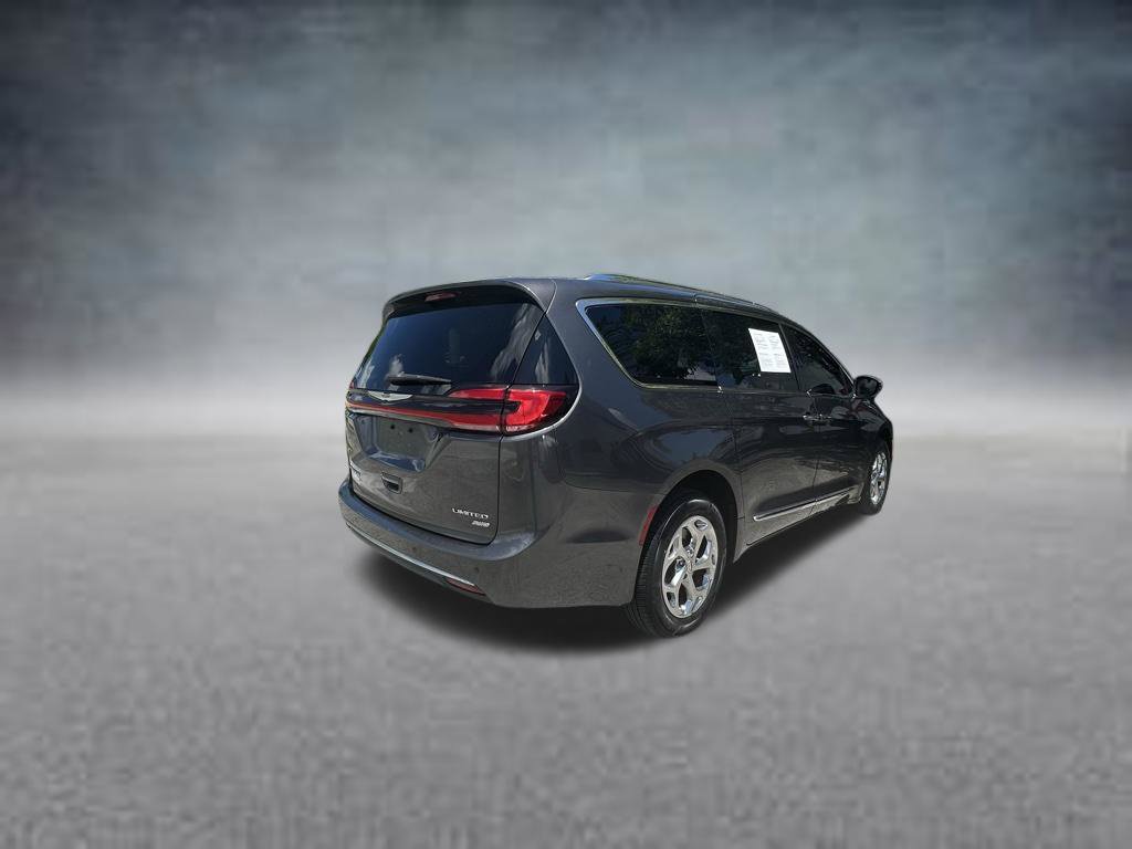 Used 2021 Chrysler Pacifica Limited AWD/4WD image 7