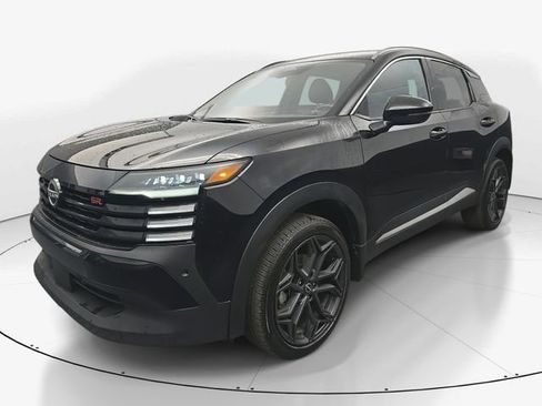 Used 2025 Nissan Kicks SR image 5