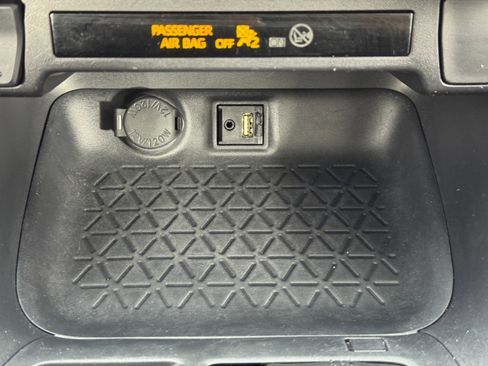 Used 2019 Toyota RAV4 LE image 25