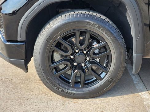 Used 2023 GMC Sierra 1500 Elevation image 10