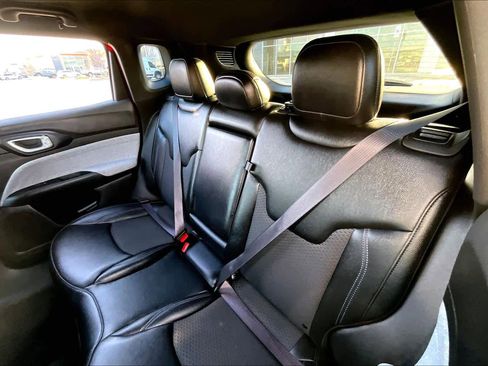 Certified 2024 Jeep Compass Latitude image 20