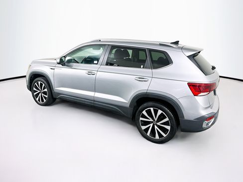 Used 2023 Volkswagen Taos SE FWD image 5