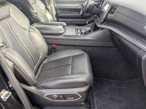 Used 2024 Jeep Wagoneer Series II w/ Flexible Seating Group AWD/4WD image 22