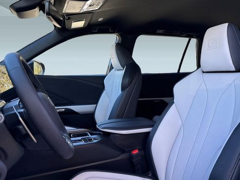 New 2026 Lexus TX 500h AWD image 16