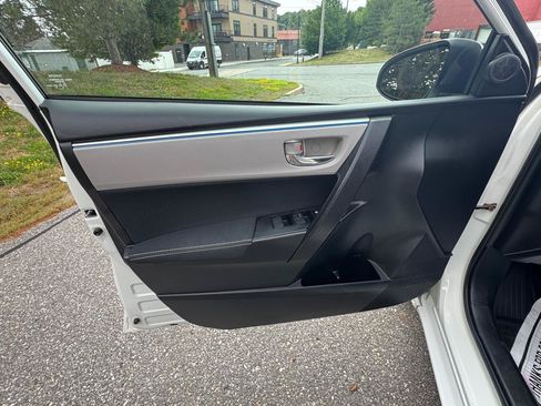 Used 2016 Toyota Corolla LE FWD image 14