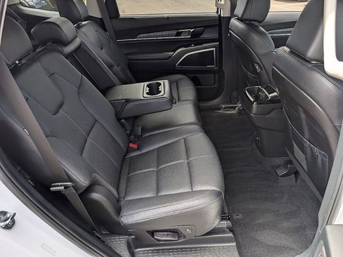Used 2024 Kia Telluride EX FWD image 21