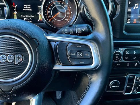 Used 2021 Jeep Wrangler Unlimited Sahara image 12