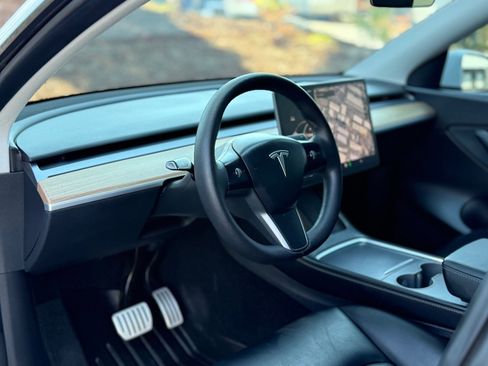 Used 2022 Tesla Model Y Performance AWD/4WD image 13