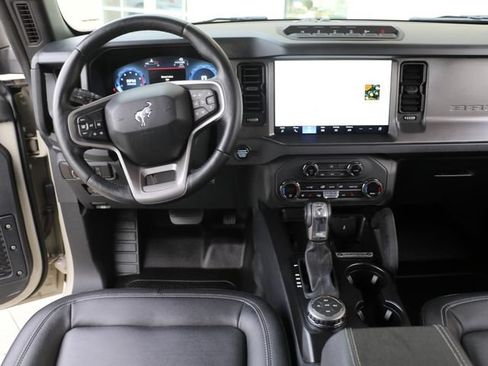 Used 2025 Ford Bronco Badlands AWD/4WD image 18