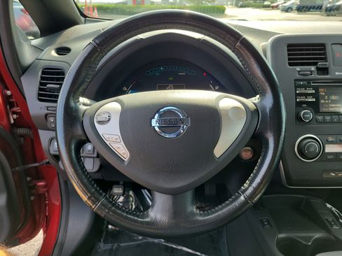 Used 2013 Nissan Leaf S FWD image 21