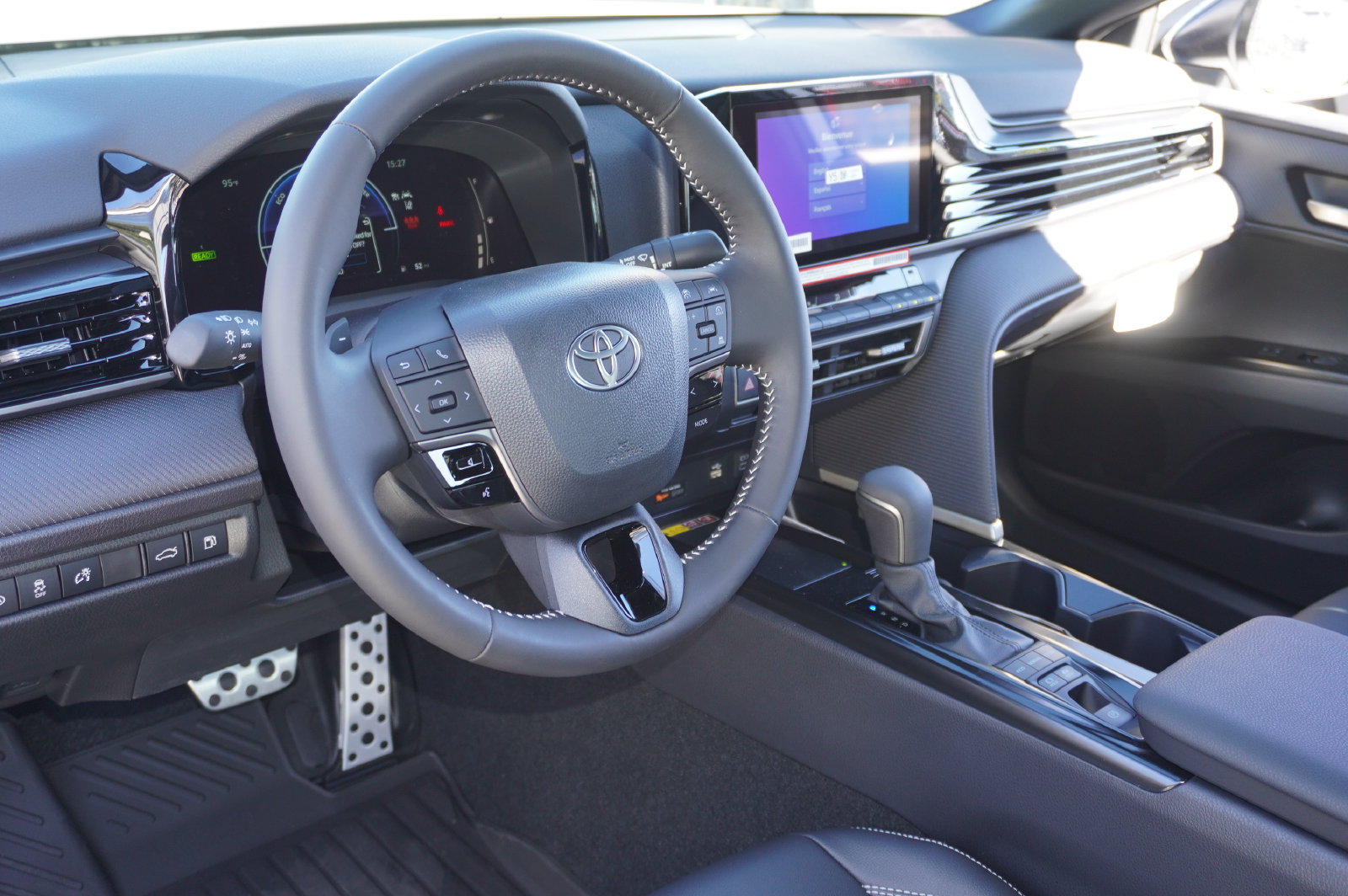 Used 2026 Toyota Camry Hybrid w/ Convenience Package FWD image 11