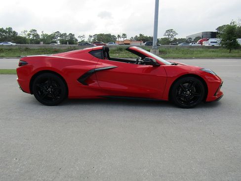Used 2024 Chevrolet Corvette Stingray Premium Cpe w/ Z51 Performance Package RWD image 3