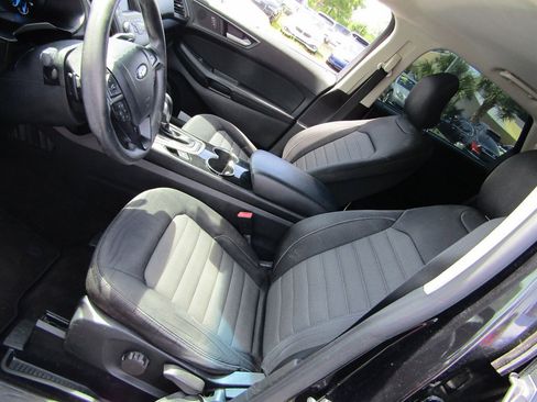 Used 2016 Ford Edge SE AWD/4WD image 9
