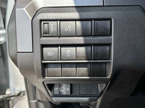 Certified 2024 Toyota Tacoma TRD Off-Road AWD/4WD image 24