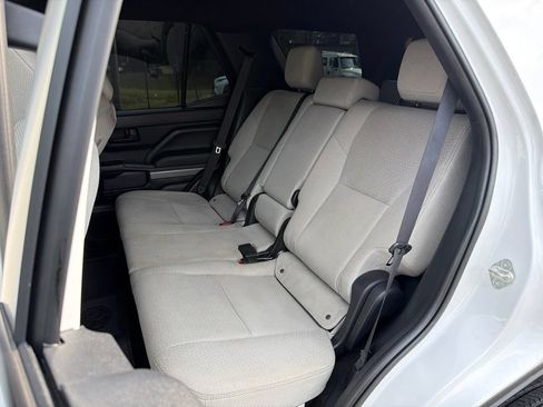 Used 2025 Toyota 4Runner SR5 AWD/4WD image 19