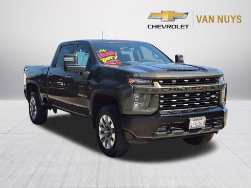 Used 2023 Chevrolet Silverado 2500 Custom w/ Custom Convenience Package RWD image 3