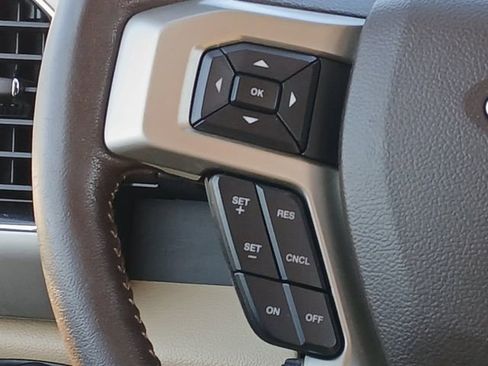 Used 2020 Ford F150 Lariat image 10