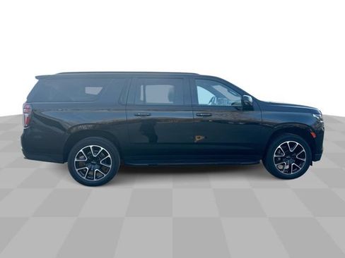 Certified 2022 Chevrolet Suburban RST w/ Sport Performance Package AWD/4WD image 9