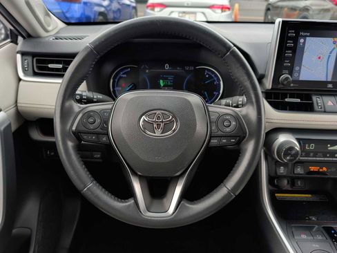 Used 2020 Toyota RAV4 Limited image 11
