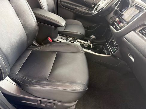 Used 2020 Mitsubishi Outlander SEL AWD/4WD image 24