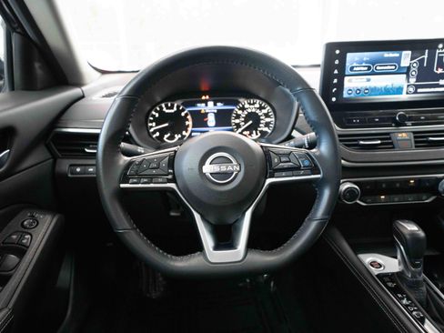 Used 2024 Nissan Altima 2.5 SV w/ SV Premium Package image 21