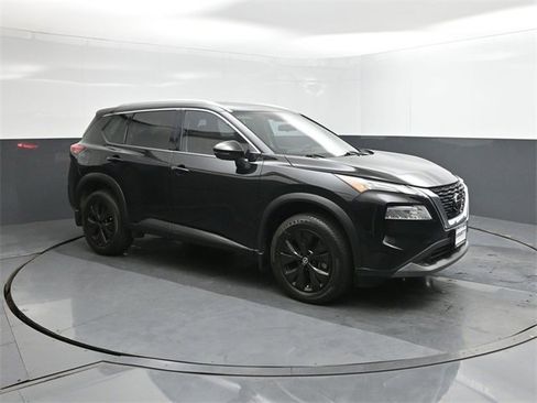 Certified 2021 Nissan Rogue SV w/ Premium Package image 8