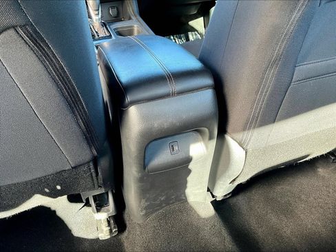 Used 2021 Nissan Sentra SR FWD image 12