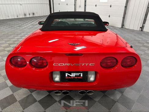 Used 2002 Chevrolet Corvette Coupe w/ Preferred Equipment Group2 RWD image 17