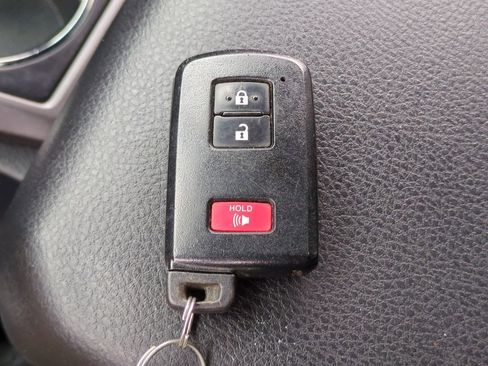 Used 2019 Toyota Tacoma TRD Off-Road image 28