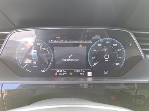 Used 2023 Audi e-tron Premium Plus w/ Premium Plus Package image 9