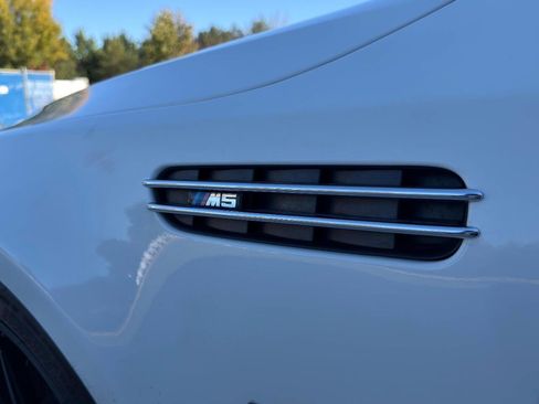 Used 2010 BMW M5 image 9