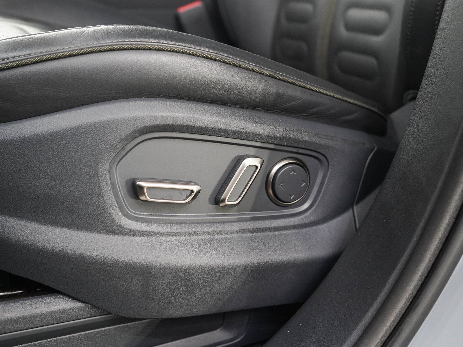 Used 2022 Rivian R1T Adventure AWD/4WD image 27