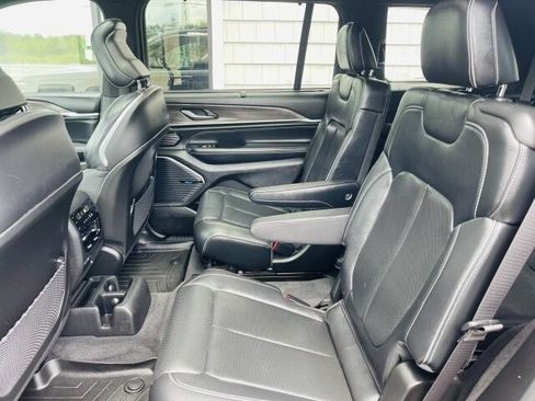Used 2022 Jeep Grand Cherokee L Overland w/ Advanced Protech Group III AWD/4WD image 16