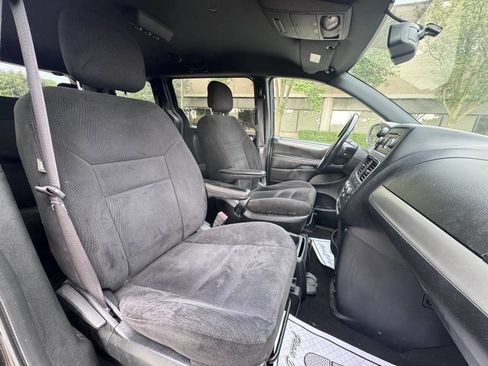 Used 2015 Dodge Grand Caravan SE w/ Quick Order Package 29E SE image 18
