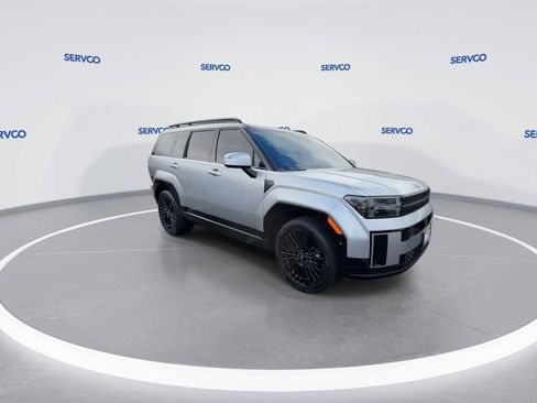 Used 2025 Hyundai Santa Fe Calligraphy AWD/4WD image 2