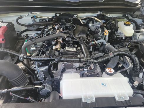 Used 2025 Toyota Tacoma SR5 image 39