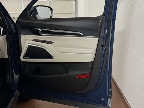 Used 2023 Kia Telluride S image 41