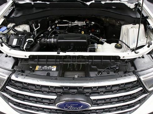 Used 2022 Ford Explorer XLT w/ Class IV Trailer Tow Package AWD/4WD image 31