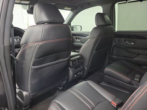 Certified 2023 Honda Pilot TrailSport image 13