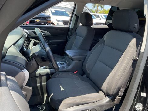 Used 2019 Chevrolet Traverse LT FWD image 17