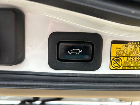 Used 2010 Lexus LX 570 4WD image 22