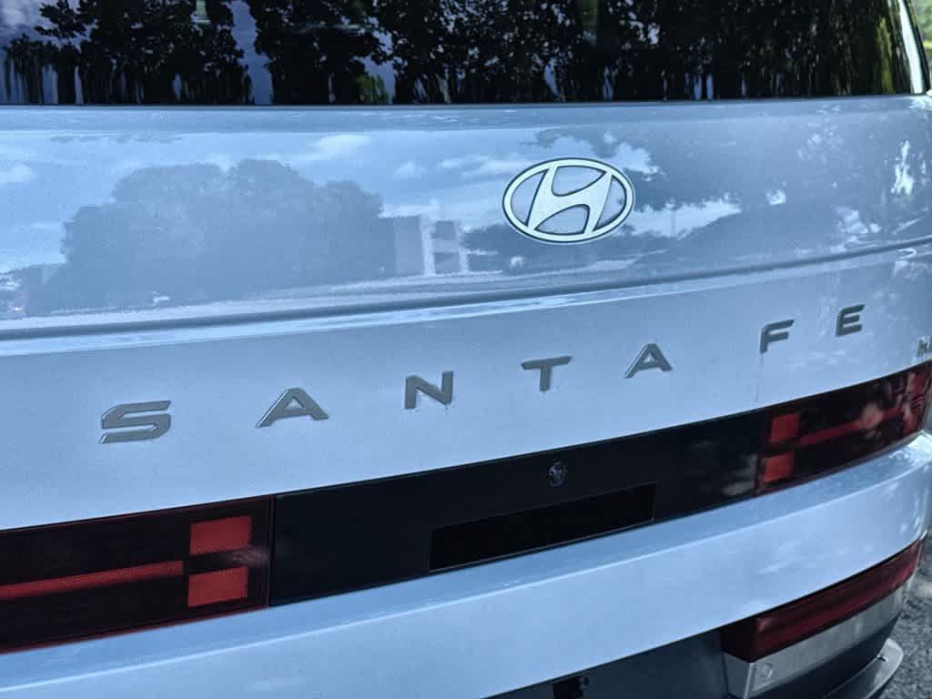 Used 2025 Hyundai Santa Fe Limited FWD image 10