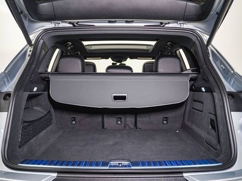 Certified 2026 Porsche Cayenne AWD/4WD image 28